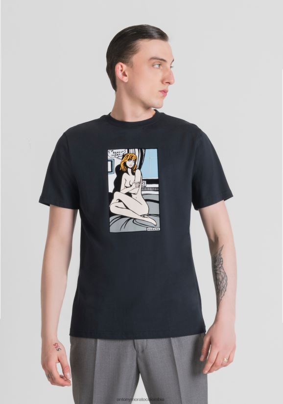 ropa hombres tinta azul 24JL2B181 camiseta regular fit de 100 % algodón con estampado de viñetas Antony Morato